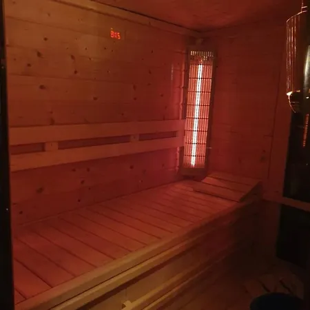 בית נופש Luxe Vakantiewoning Met Veel Privacy En Sauna Ewijk
