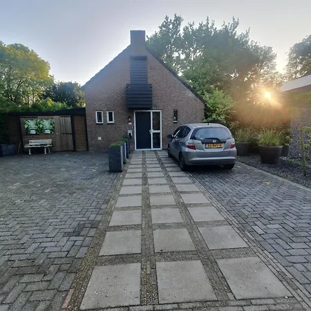 Luxe Vakantiewoning Met Veel Privacy En Sauna בית נופש