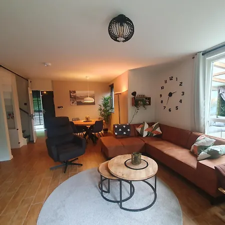 בית נופש Luxe Vakantiewoning Met Veel Privacy En Sauna *